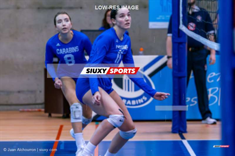 Florence CLOUTIER - Charlotte GALLANT -  Université de Montréal - ÉTS (École de technologie supérieure) - Volleyball - RSEQ - 2023 Volley F Hors C. - U Montréal (3) vs (0) ETS (#RSEQ23VFCARETS11) Photo by: Juan Alchourron | Siuxy Sports 2023-11-12
