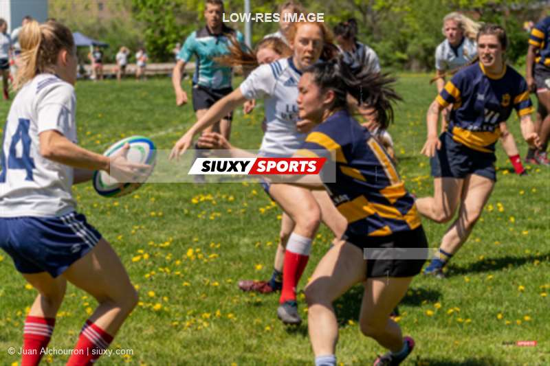 Isabelle CRONIER - Marie-Li LAPIERRE - Alexandra TESSIER -  Town of Mount Royal RFC - Sainte-Anne-de-Bellevue RFC - Rugby - TMR (39) vs (27) SABRFC (f) (#TMRvSABRFC) Photo by: Juan Alchourron | Siuxy Sports 2022-05-14