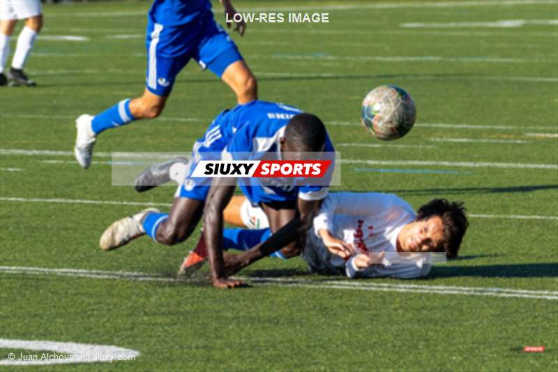 Mohamadou SYLLA -  Université de Montréal - Université du Québec à Trois-Rivières - Soccer - SOCCER Masc - CARABINS (2) VS (2) PATRIOTES - RSEQ #1 (#SoccerUdeMvUQTR2022Masc1) Photo by: Juan Alchourron | Siuxy Sports 2022-08-31