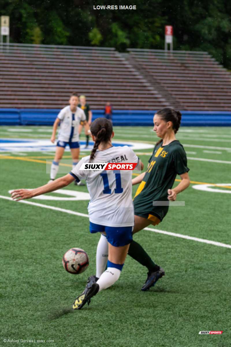  Université de Montréal - Université de Sherbrooke - Soccer - RSEQ 2024 - Soccer F - Carabins U de Montréal (2) vs (1) Vert-et-Or U de Sherbrooke (#RSEQ24SFUDMUSH09) Photo by: Ashley Gervais | Siuxy Sports 2024-09-01
