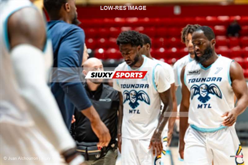 Jeremy HAYES - Lansana NWOSU -  Montreal - Lake Erie - Basketball - BSL 2026 - Toundra de Montréal vs Lake Erie Jackals - Game (#BSL26TMEJ01) Photo by: Juan Alchourron | Siuxy Sports 2026-02-20