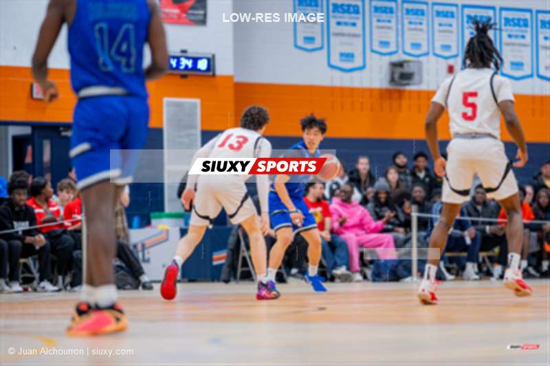 Dzidula Marylight SOWADAN -  Cégep Vanier - College Dawson - Basketball - RSEQ 2026 - Basketball M D2 - Championnat de conférence SO - Vanier vs Dawson (#RSEQ26BMD27VD) Photo by: Juan Alchourron | Siuxy Sports 2026-03-29