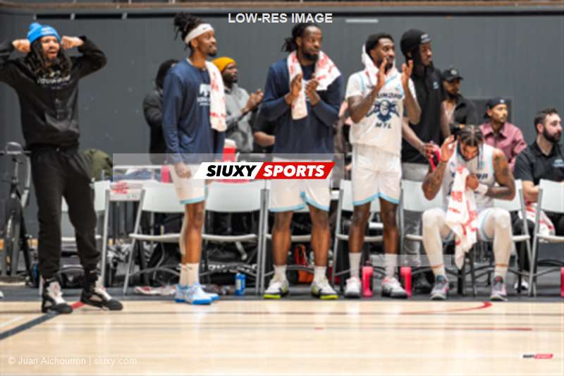 Jeremy HAYES - Narcisse KALAMBA -  Montreal - Lake Erie - Basketball - BSL 2026 - Toundra de Montréal vs Lake Erie Jackals - Game (#BSL26TMEJ01) Photo by: Juan Alchourron | Siuxy Sports 2026-02-20
