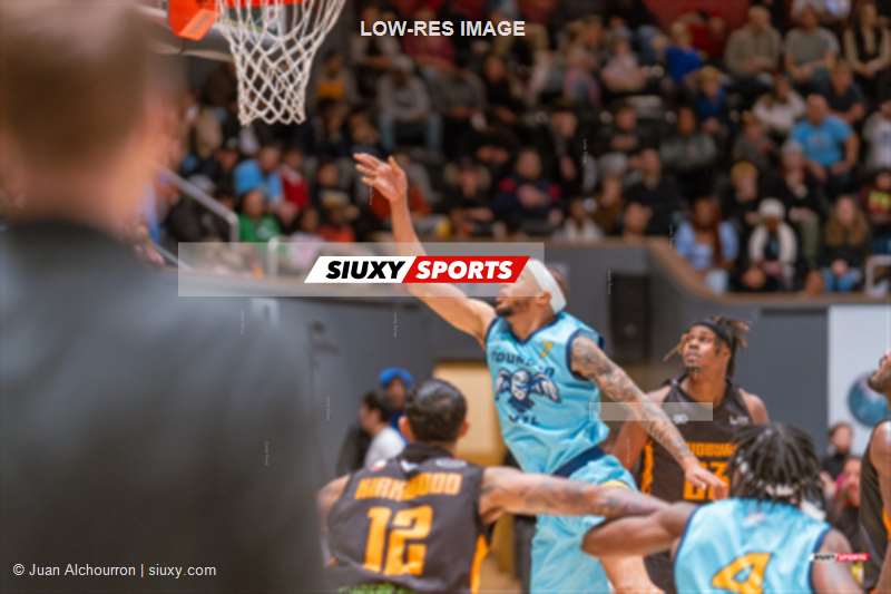Brandon BELOTI -  Montreal - Sudbury - Basketball - MONTREAL TUNDRA (111) VS (114) SUDBURY'S FIVE - 1st half (#BSL24MONSUD01B) Photo by: Juan Alchourron | Siuxy Sports 2024-01-06