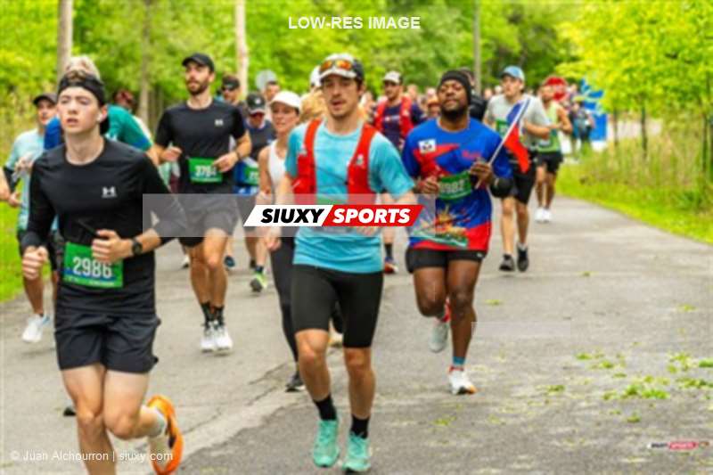 2025 Marathon Sun Life - Longueil - Shiny Happy People Running !!