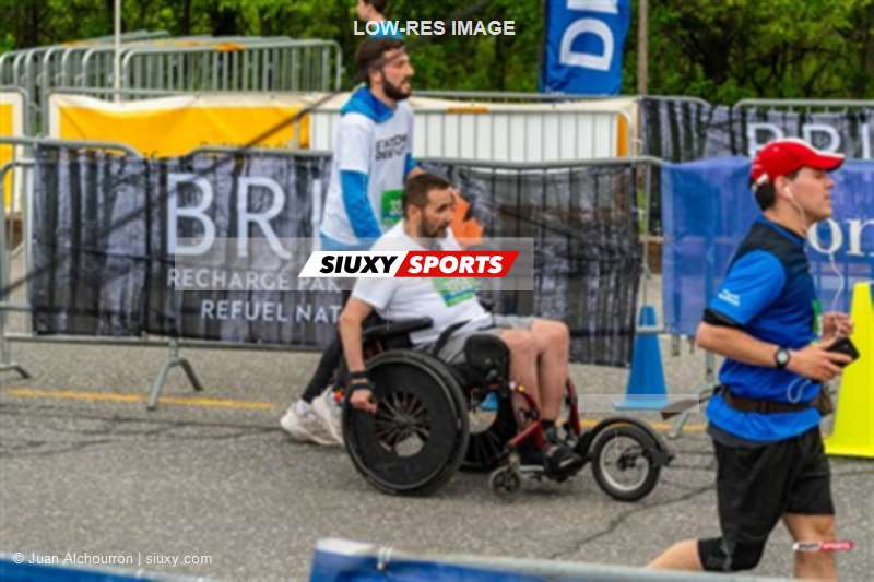 2025 Marathon Sun Life - Longueil - Shiny Happy People Running !!