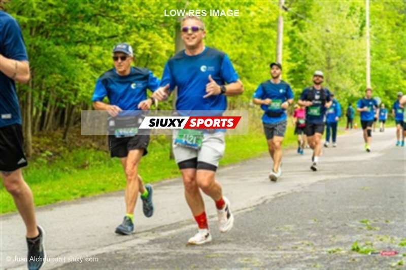 2025 Marathon Sun Life - Longueil - Shiny Happy People Running !!