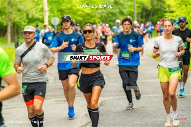 2025 Marathon Sun Life - Longueil - Shiny Happy People Running !!
