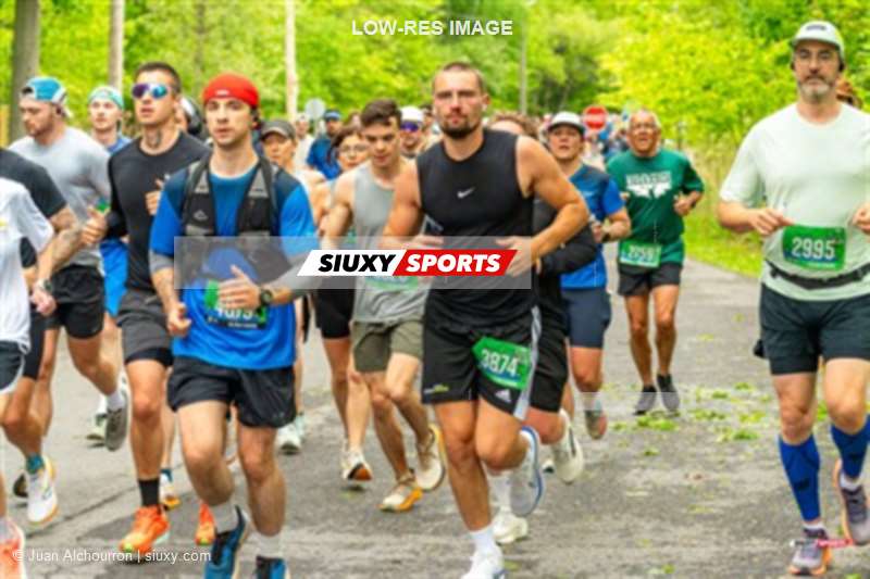 2025 Marathon Sun Life - Longueil - Shiny Happy People Running !!