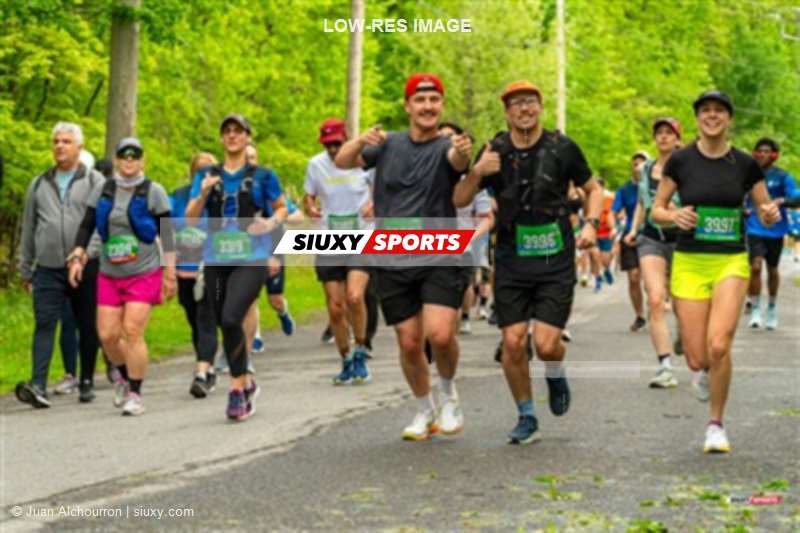 2025 Marathon Sun Life - Longueil - Shiny Happy People Running !!