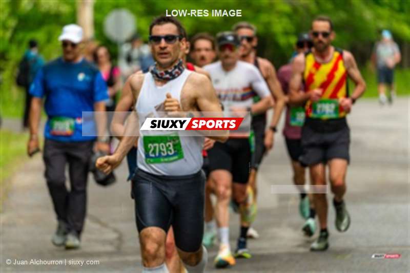 2025 Marathon Sun Life - Longueil - Shiny Happy People Running !!