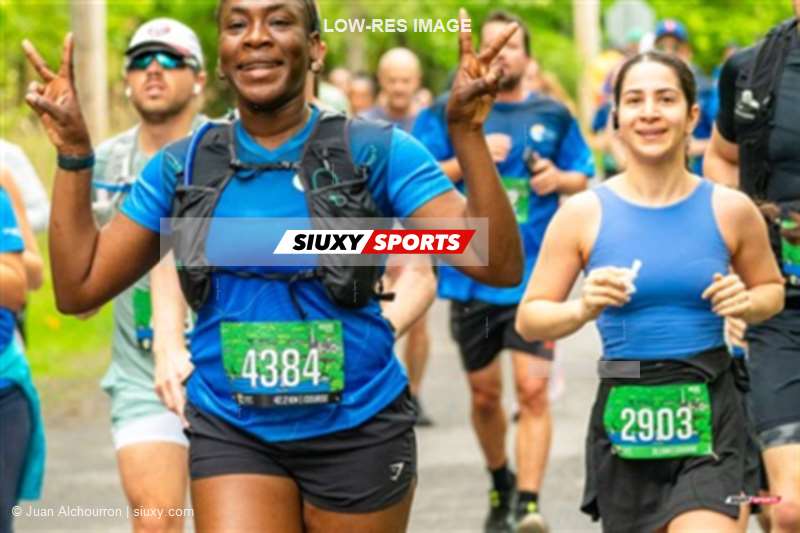 2025 Marathon Sun Life - Longueil - Shiny Happy People Running !!