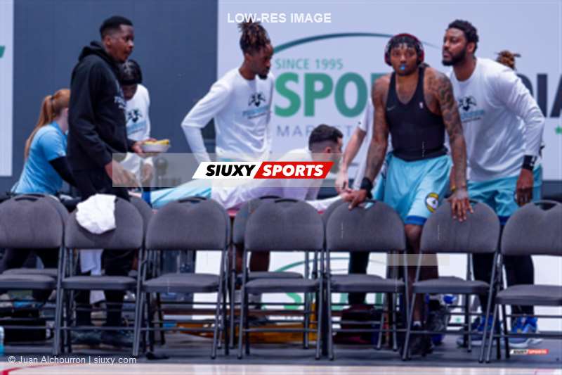 Hichem BENAYAD-CHERIF - Narcisse KALAMBA - Graddy KANKU - Joel TSHIMANGA MUAMBA -  Montreal - Syracuse - Basketball - TBL - Montreal Toundra vs Syracuse Stallions (Game 2) - Pregame Reel (#BSL2023MONvSYR03B1) Photo by: Juan Alchourron | Siuxy Sports 2023-03-19